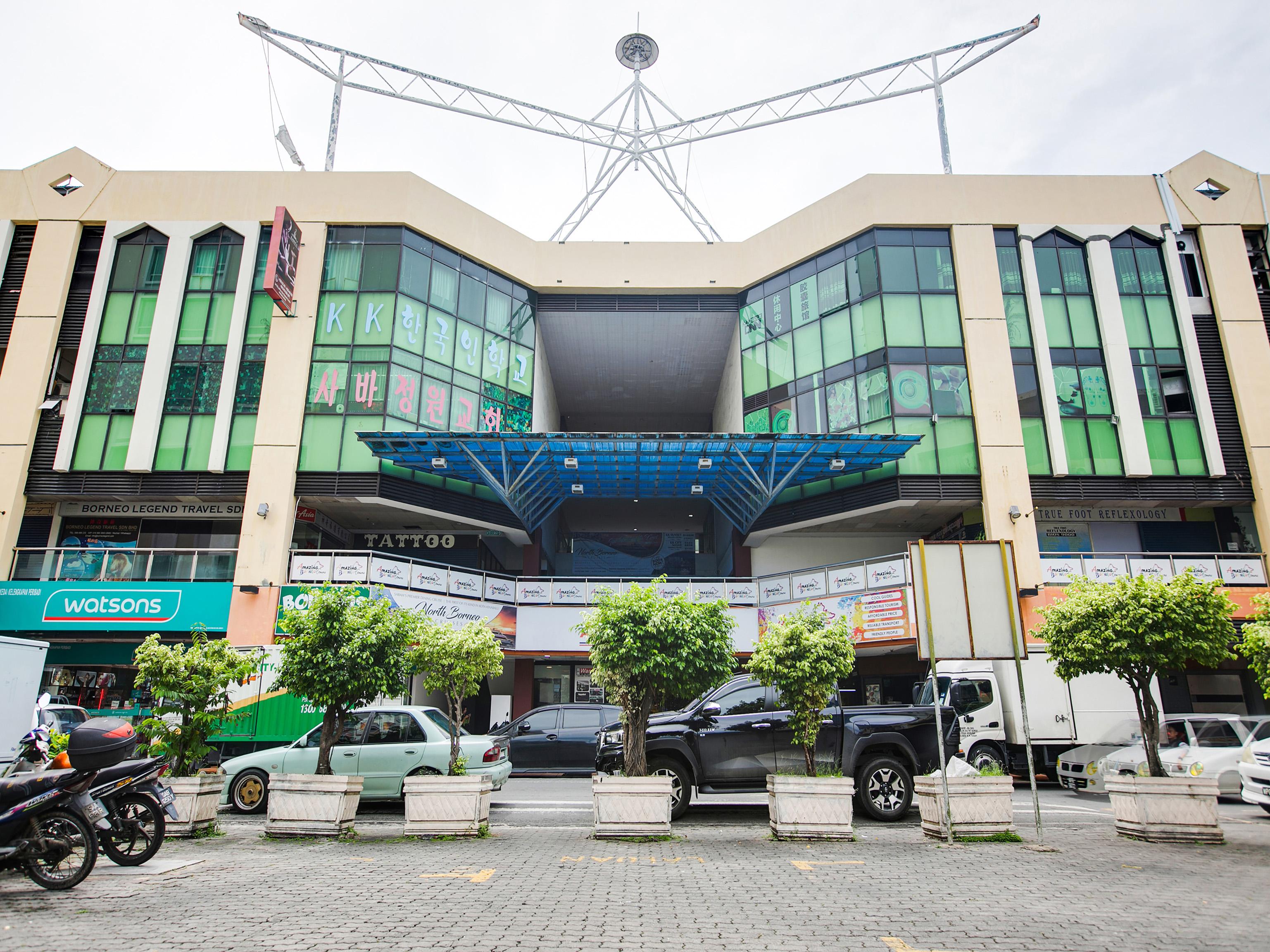 SPOT ON 89726 Capsule Inn Kota Kinabalu Extérieur photo