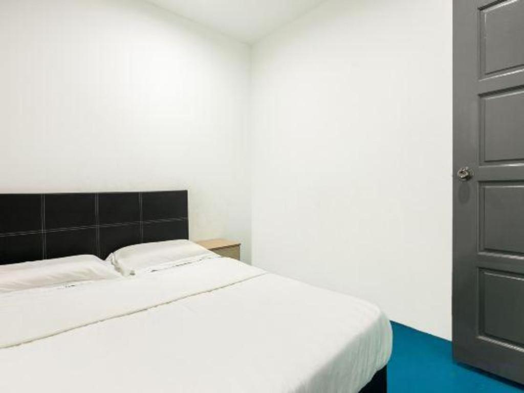 SPOT ON 89726 Capsule Inn Kota Kinabalu Extérieur photo