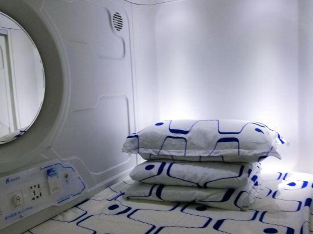 SPOT ON 89726 Capsule Inn Kota Kinabalu Extérieur photo